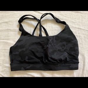 Lululemon Energy Bra Size 6 - Camo